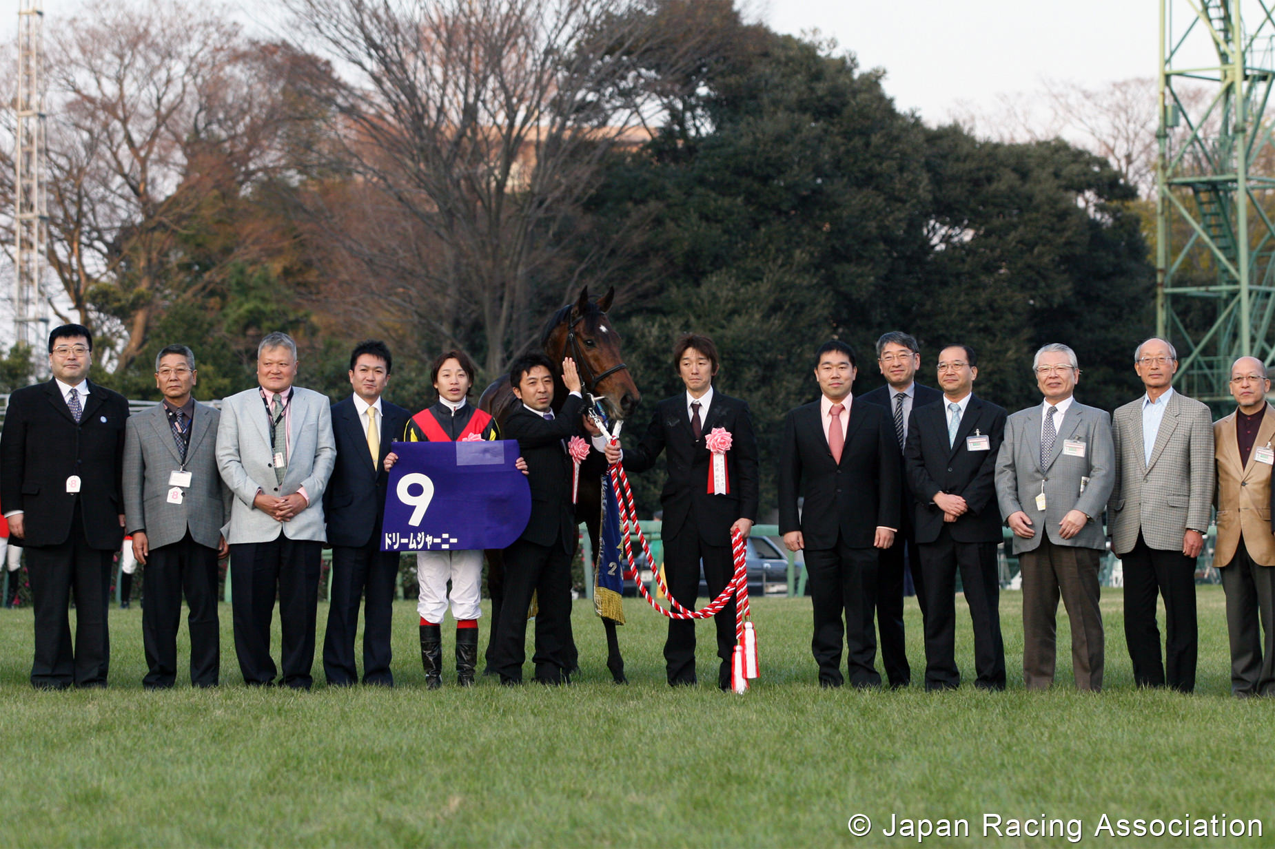 [孫]ドリームジャーニーがブエナビスタ封じて有馬記念(GI) を制覇 © JRA