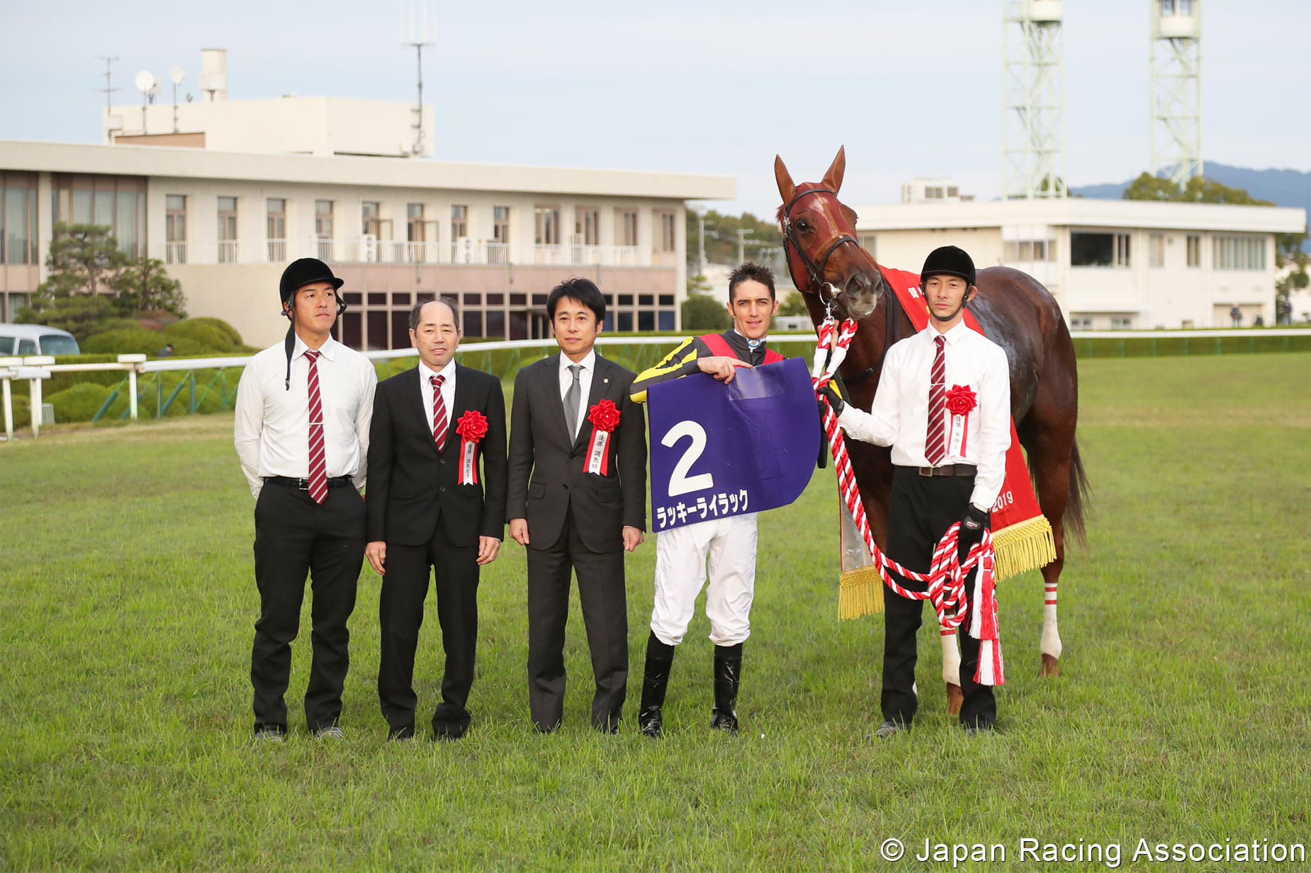 ラッキーライラックがエリザベス女王杯(GI)を制覇。2つ目のGI タイトルを手にする © JRA