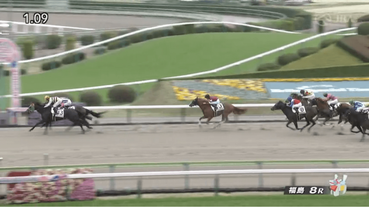 ニシノクラウン（母ニシノテンカラット　母の父オルフェーヴル）がゴール前競り勝ち2勝目