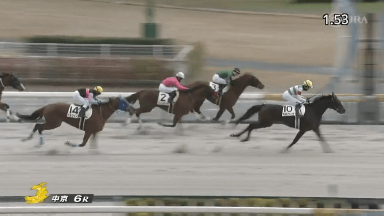 カロローザ（母エスティタート　母の父ドリームジャーニー）が後方から大外一気の末脚で差し切って2勝目